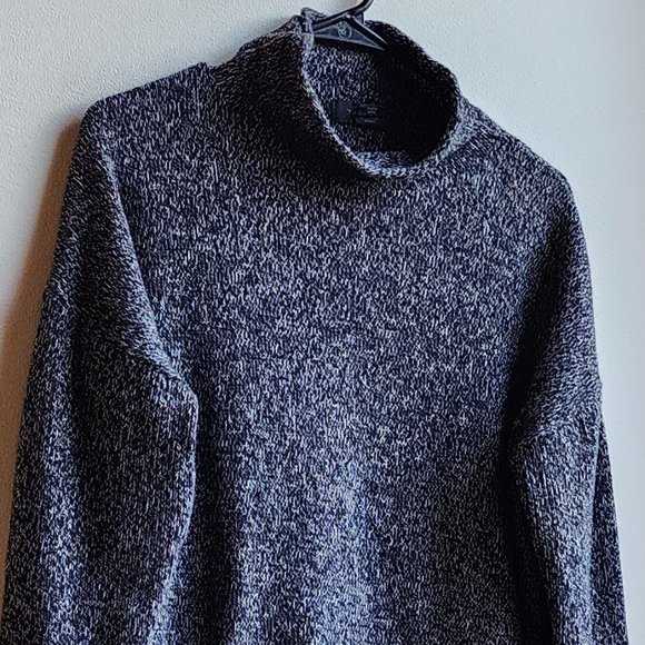 Copy - Tahari Speckled Gray Mock Neck Sweater Size Large - Picture 2 of 13